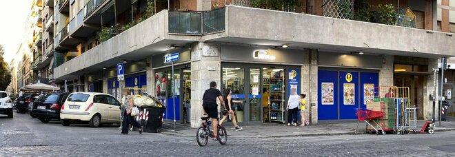 Roma, abusa di una ventenne in strada a Testaccio: arrestato dipendente di un supermercato