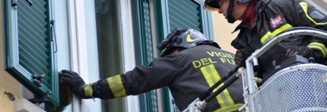 Venezia, «C'è un braccio che penzola», donna trovata morta sul terrazzo
