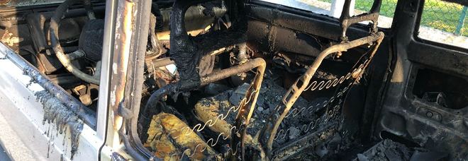 Troppe multe, incendia l'auto del carabiniere per vendetta