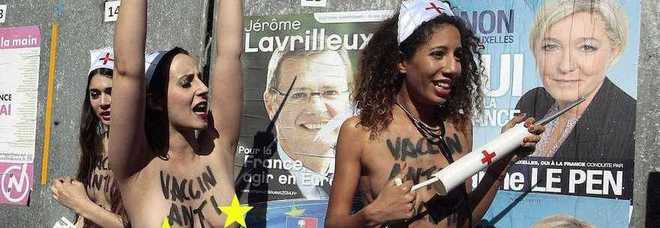 Femen "crocerossine" in topless contro Marine Le Pen: «Vaccini antifascisti»