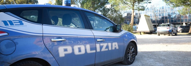 Guardia giurata uccisa in un'area di sosta dell'autostrada A1 a Modena: la polizia indaga nel mondo della prostituzione