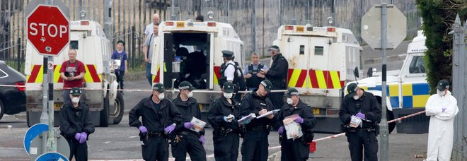 Irlanda del nord, arrestati due ragazzi di 18 e 19 anni: sospettati di terrorismo