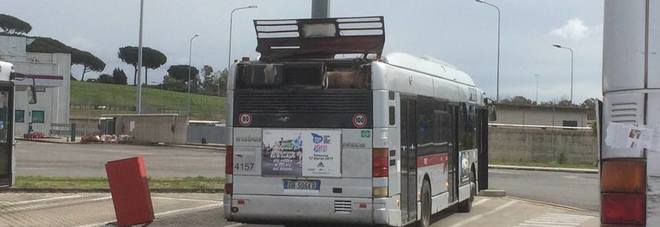 Roma, il vento «scoperchia» gli autobus: la denuncia della Quintavalle