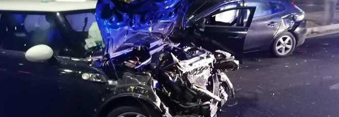 Roma, incidente sulla Colombo: coinvolte tre auto, feriti due conducenti