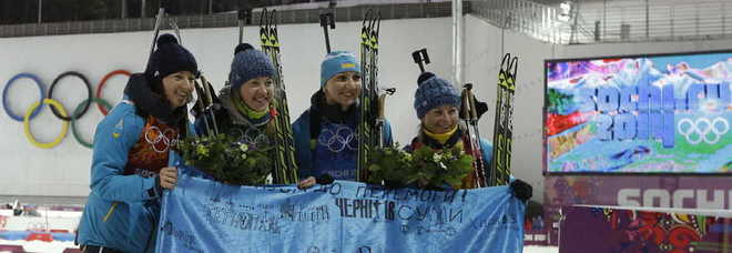 Biathlon, oro speciale per l'Ucraina “sgambetto” alla Russia nella 4x6 km