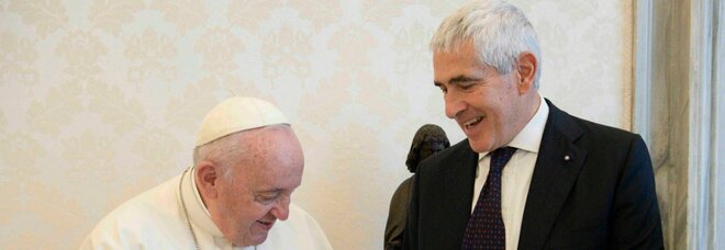 Papa Francesco, udienza privata con il senatore Casini: il ricordo della visita di Wojtyla alla Camera nel 2002