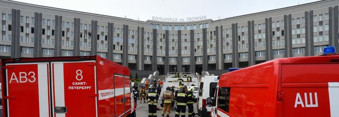 Virus Russia, incendio in un ospedale Covid di San Pietroburgo: 5 morti, 150 evacuati