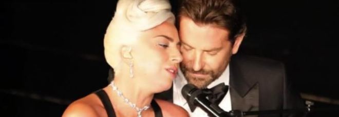 Oscar2019, Lady Gaga e Bradley Cooper vicinissimi: e per qualcuno stava per scattare il bacio