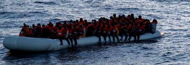 Migranti, affonda barca: 4 dispersi, anche 2 bambini di sei mesi e sei anni