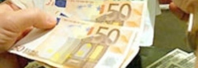 A Roma Termini con 2.000 euro in banconote false: scappano ma vengono arrestati
