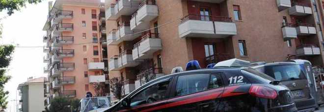 Brianza, uccide i genitori e chiama i carabinieri: fermato 41enne in stato confusionale