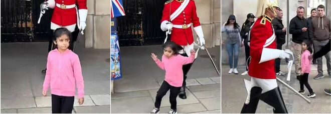 Guardia reale spaventa una bambina (che scappa e scoppia a piangere): «Stai alla larga»