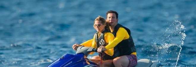 Heidi Klum in moto d'acqua a Saint Barth, poi coccole con il fidanzato