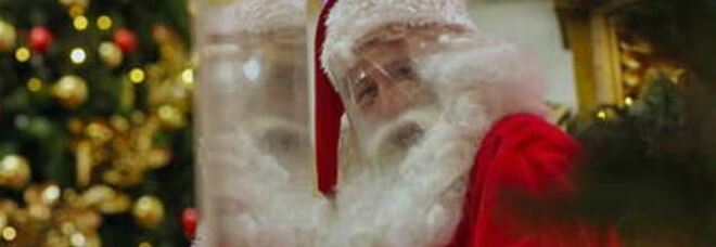 Roma, vestito da Babbo Natale rapina armato una farmacia