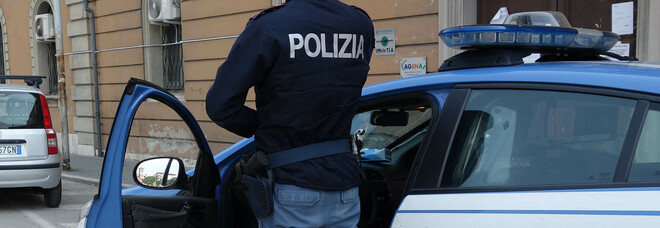 Roma, tenta di uccidere la compagna (ricoverata in codice rosso): arrestato 53enne