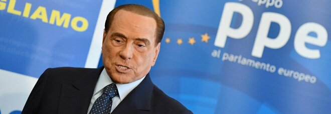 Berlusconi, guasto all'aereo: il Cav bloccato non parte per il vertice del Ppe di Rotterdam