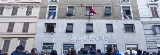 Salvini frena sullo sgombero di Casapound: «A tempo debito»