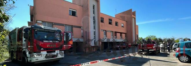 Incendio in appartamento a Latina, morta una donna invalida di 62 anni e una persona intossicata