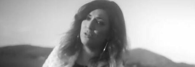 Musica, nuovo brano e videoclip della cantante Veronica Kirchmajer: da venerdì online "Adesso che ci sei"