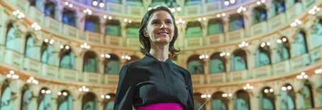 Una direttrice d'orchestra al Teatro Comunale di Bologna, l'ucraina Oksana Lyniv