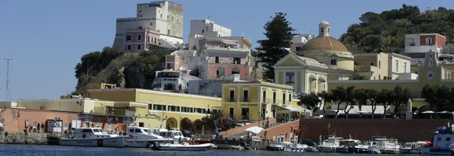 Ponza vuole lasciare il Parco del Circeo, pensa al nuovo porto e aumenta la tassa di sbarco