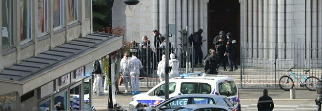 Attentato a Nizza, arrestato un terzo uomo di 33 anni per l'agguato in chiesa