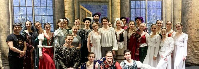 Ucraina, i ballerini del Kiev Ballet bloccati in tournée«L'Italia ci accolga, non possiamo tornare»