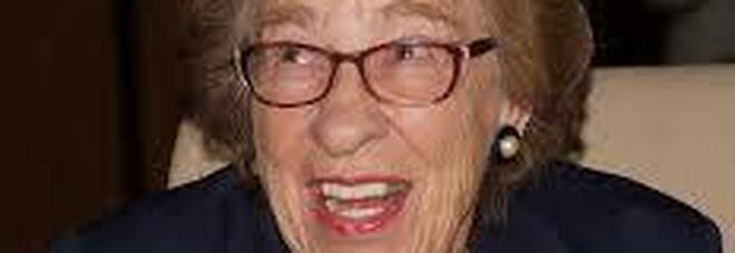 Eva Schloss, 91 anni, sopravvissuta, dichiara guerra a Facebook, «cancelli i messaggi negazionisti»