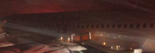 Canada, aereo fuoripista perde un'ala in fase di atterraggio: 22 feriti