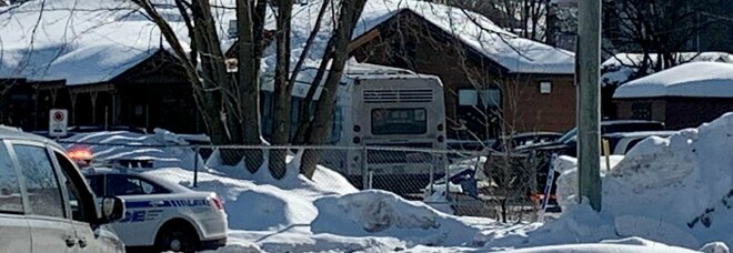 Bus contro asilo nido in Canada: morti due bambini