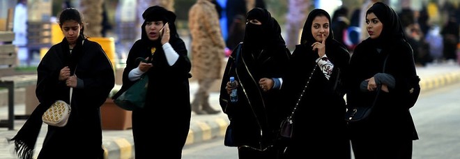 Arabia Saudita, gli hotel potranno accettare donne sole e coppie non sposate