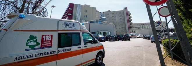 Perugia, incidente sul lavoro: muore operaio per il crollo di un muro abbattuto dal camion che stava guidando