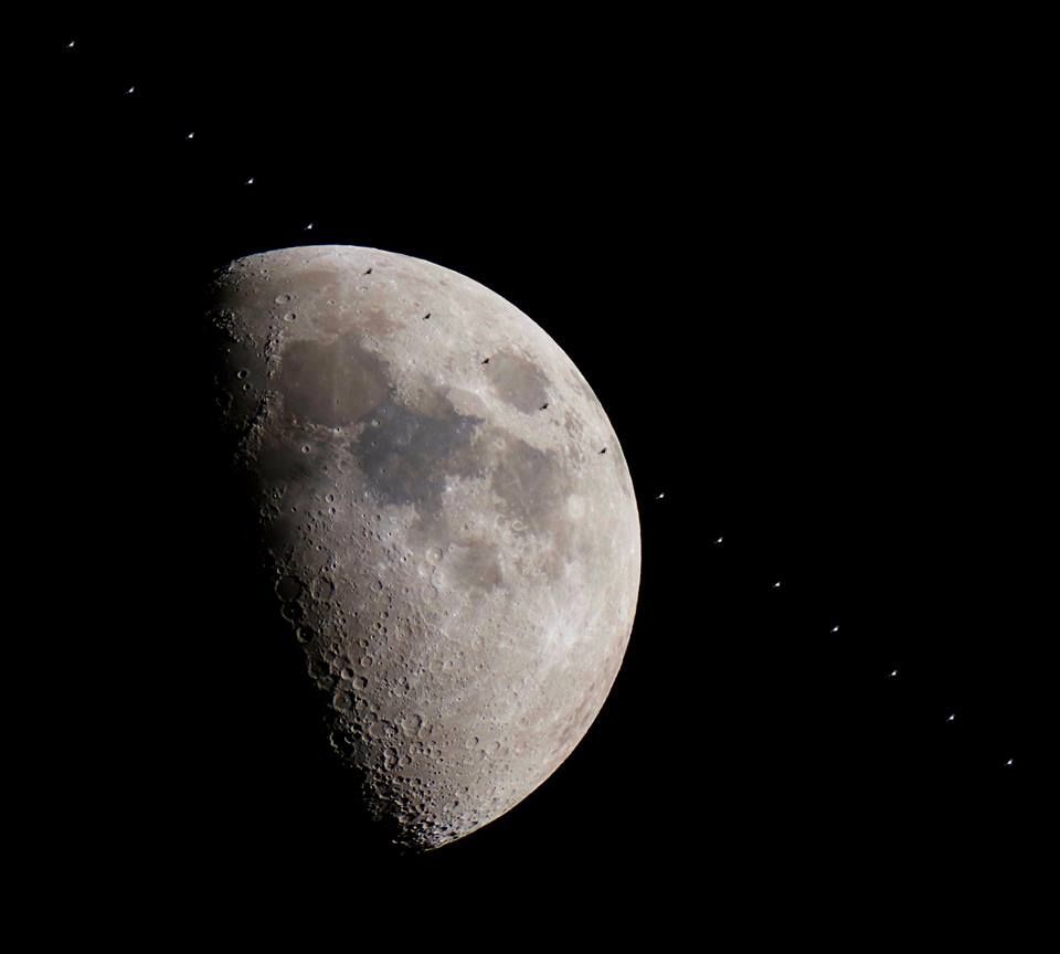Stasera eclissi di Luna, la più spettacolare del secolo: come vederla